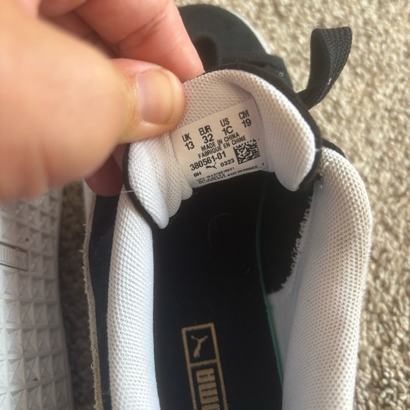 Puma Classic Suede Sneakers Black White Size 1 Little Kid - Picture 7 of 9